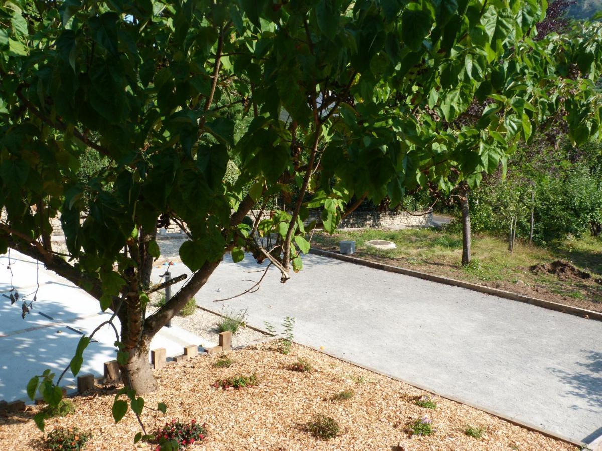 La Desirade Acomodação com café da manhã Salles-la-Source Exterior foto